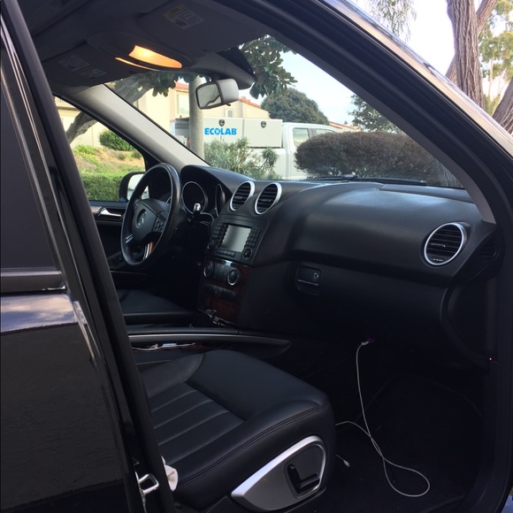 Mercedes ML550 - Picture 4 of 6